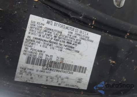 2004 Lincoln Town Car Ultimate из США, поврежденный, VIN 1LNHM83W64Y657300